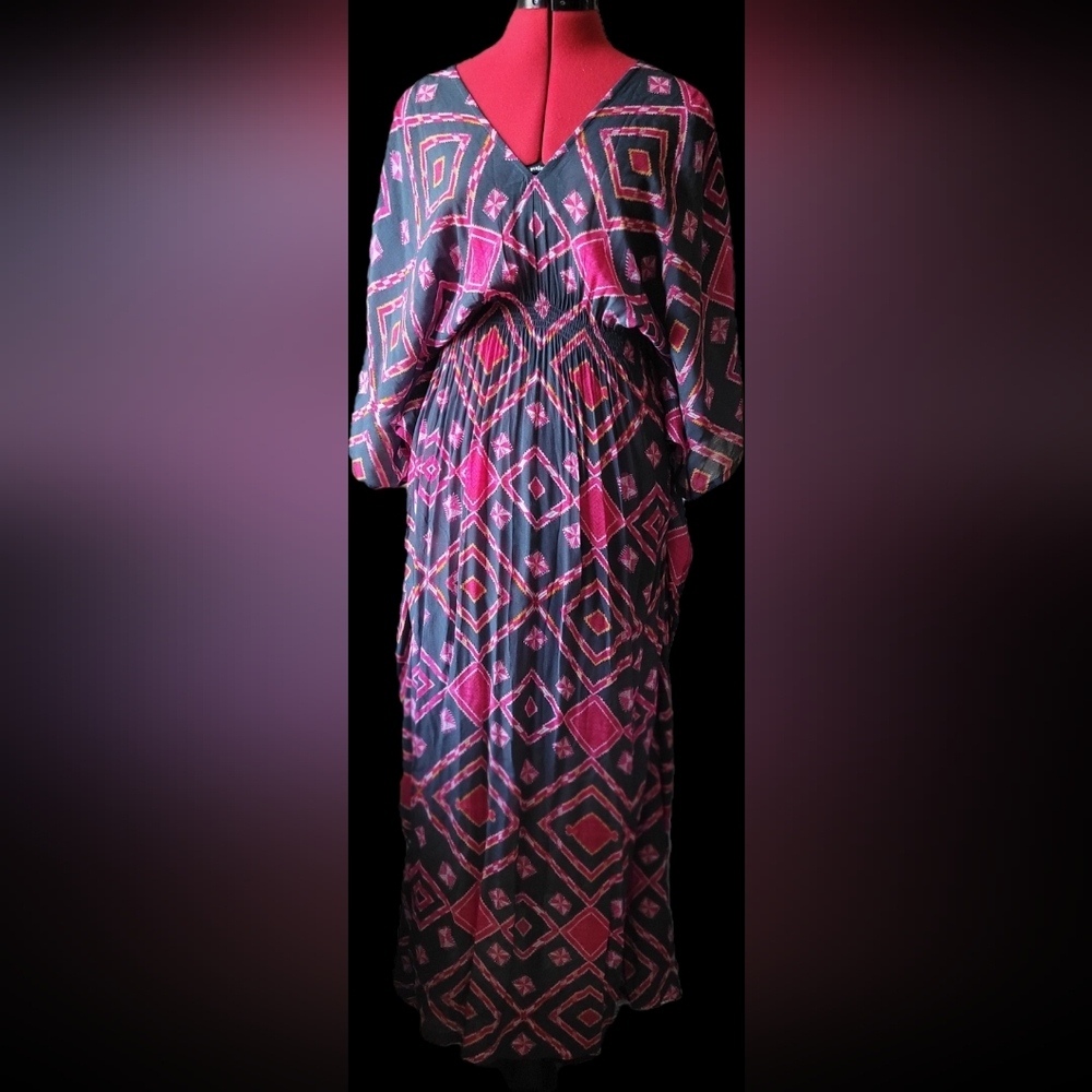 Anthropologie Rujuta Sheth Gray Maxi Caftan with Fuchsia Geometric Print